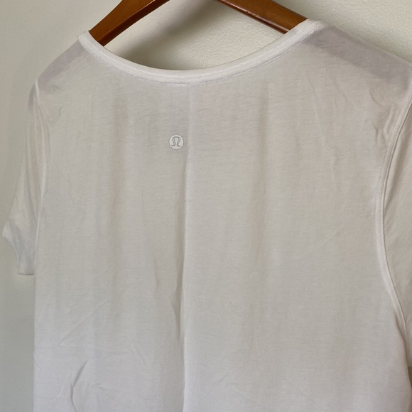 Lululemon Women’s Tee - Picture 5 of 6